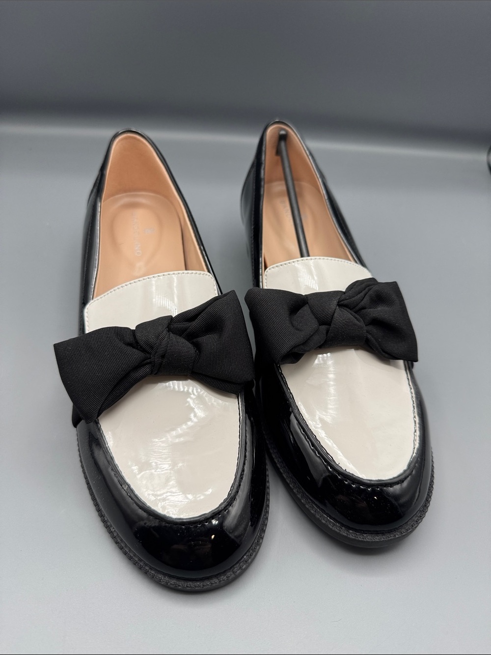 Bandolino Lindio Loafers